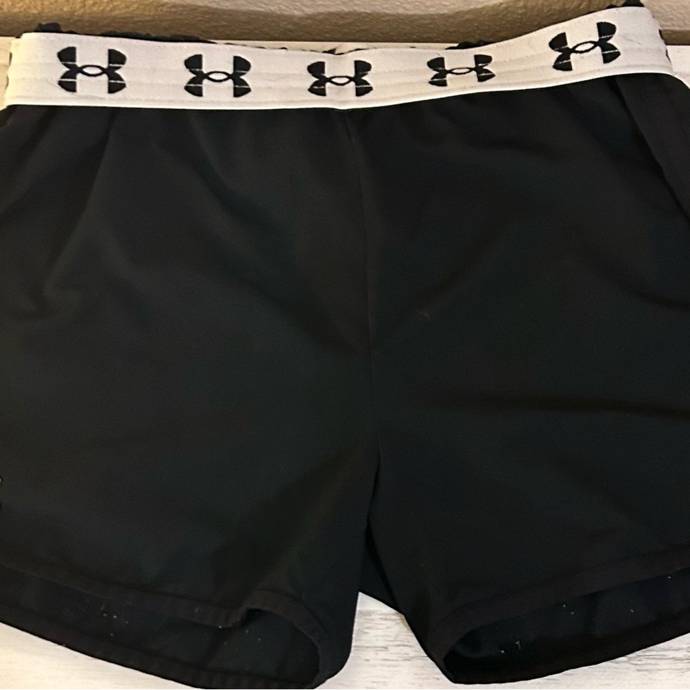 Under Armour Women's Black Athletic Shorts with Logo Waistband